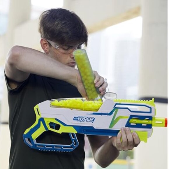 NERF Hyper Bundle, Siege-50 Pump-Action Blaster, Up to 110 FPS Velocity, Eyewear - Picture 5 of 5